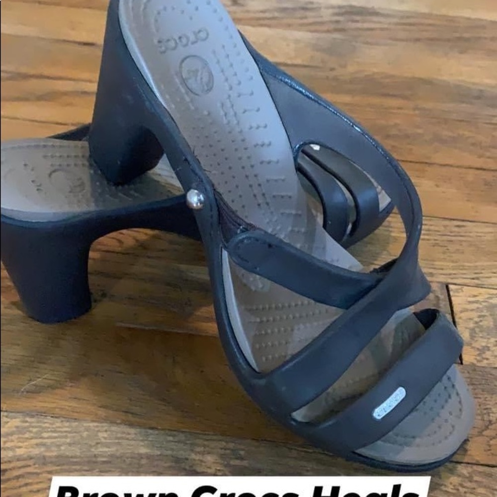 Brown Croc heals